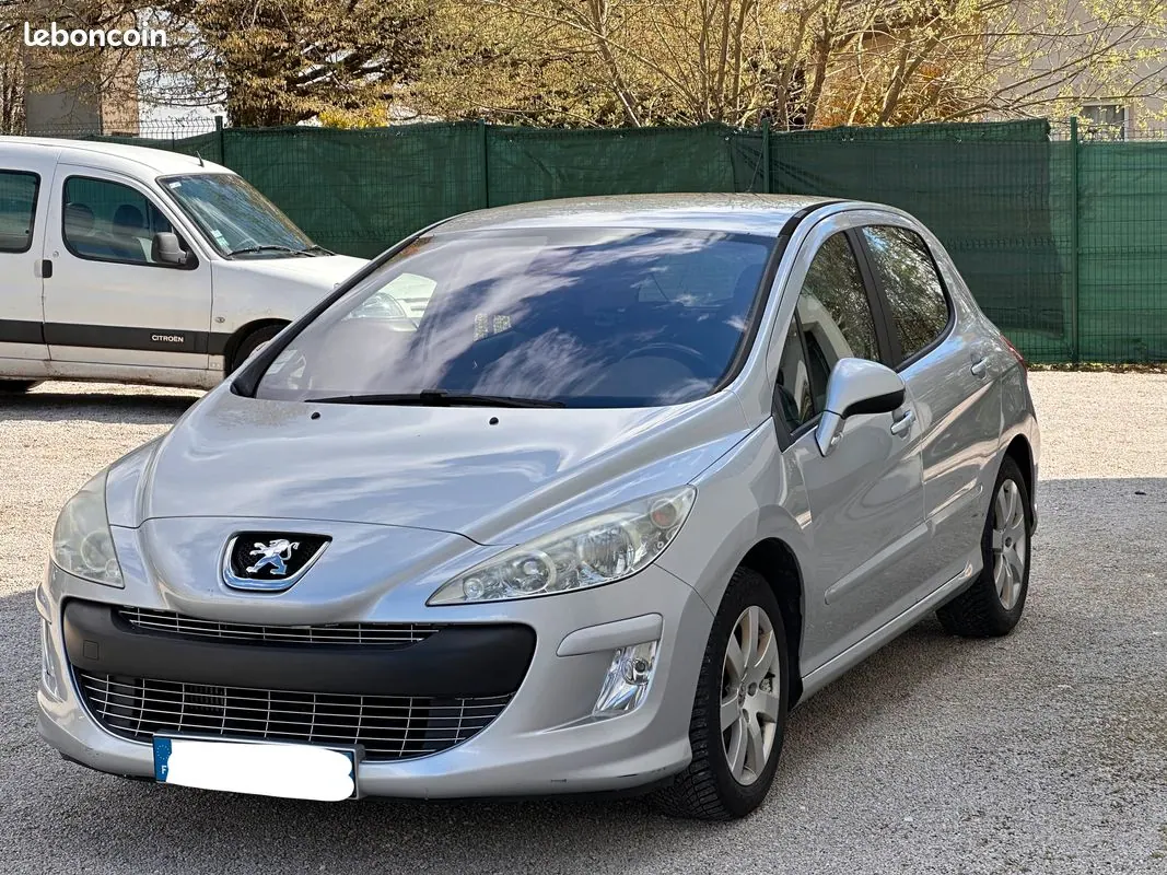 Peugeot 308 - photo 1