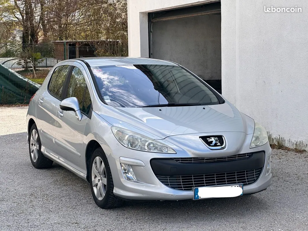 Peugeot 308 - photo 2