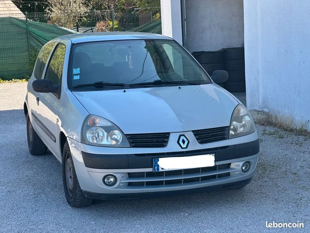 Renault Clio - photo 2